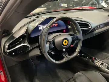 FERRARI 296 GTB Karbon JBL Lift 1.Hand