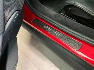FERRARI 296 GTB Karbon JBL Lift 1.Hand