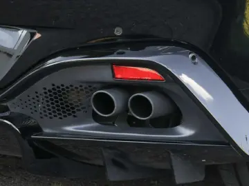 ASTON MARTIN V8 Vantage Coupé
