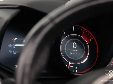 ASTON MARTIN V8 Vantage Roadster SportsPlusPack Blac…
