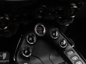 ASTON MARTIN V8 Vantage Roadster SportsPlusPack Blac…