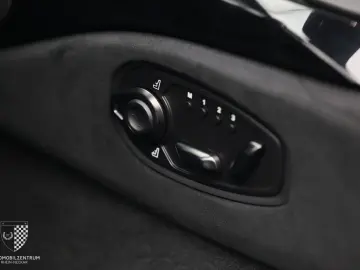ASTON MARTIN V8 Vantage Roadster SportsPlusPack Blac…