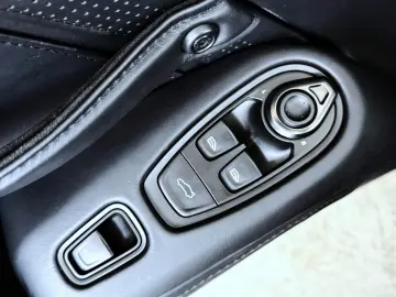 ASTON MARTIN Vantage 4.0 V8 Roadster  Sitzbelüftng Homelink