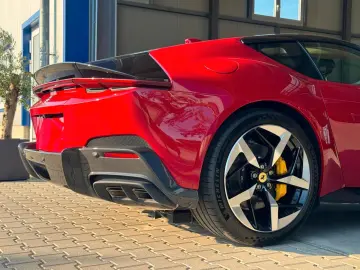 Ferrari 12CILINDRI LIFT FULL CARBON PANO DISPLAY