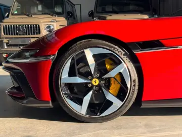 Ferrari 12CILINDRI LIFT FULL CARBON PANO DISPLAY