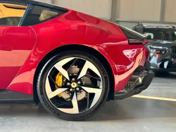Ferrari 12CILINDRI LIFT FULL CARBON PANO DISPLAY
