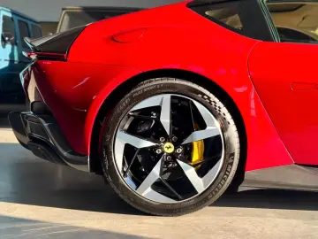 Ferrari 12CILINDRI LIFT FULL CARBON PANO DISPLAY