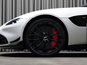 ASTON MARTIN F1 Edition   Carbon Seats   QuickSilver Exhaust