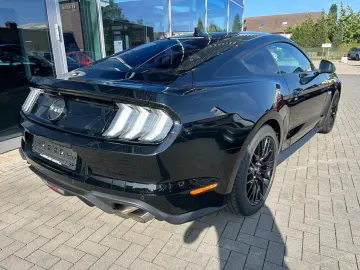 FORD Mustang V8 Fastback GT AUTOM.