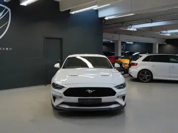 FORD Mustang GT Fastback