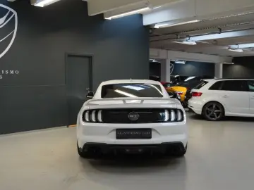 FORD Mustang GT Fastback