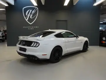 FORD Mustang GT Fastback