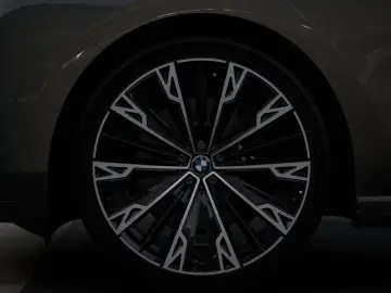 BMW 740 xDrive M Sport Pro