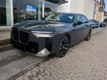BMW 740 xDrive M Sport Pro Facelift