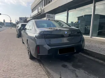 BMW 740 xDrive M Sport Pro Facelift