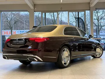 MERCEDES-BENZ S 680 Maybach TWO TONE RED GOLD 4 SEAT…