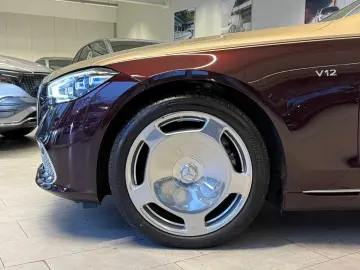 MERCEDES-BENZ S 680 Maybach TWO TONE RED GOLD 4 SEAT…