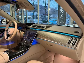 MERCEDES-BENZ S 680 Maybach TWO TONE RED GOLD 4 SEAT…