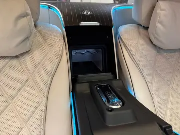 MERCEDES-BENZ S 680 Maybach TWO TONE RED GOLD 4 SEAT…