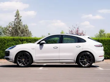 Porsche Cayenne Coupe E-Hybrid