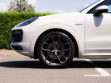 Porsche Cayenne Coupe E-Hybrid