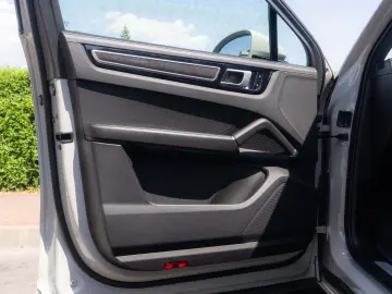 Porsche Cayenne Coupe E-Hybrid