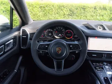 Porsche Cayenne Coupe E-Hybrid