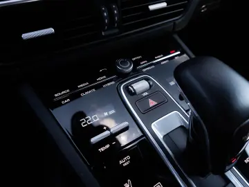 Porsche Cayenne Coupe E-Hybrid