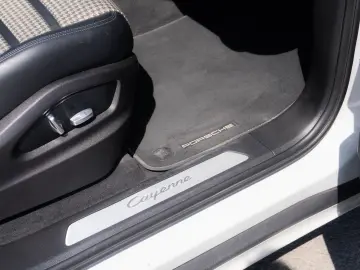 Porsche Cayenne Coupe E-Hybrid