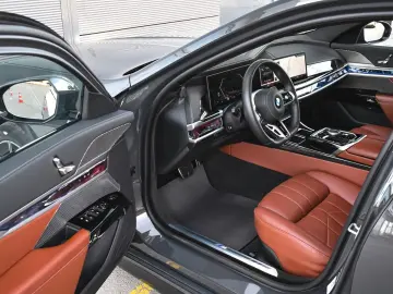 BMW 740d xDrive M Sport Mild Hybrid Sportautomatic