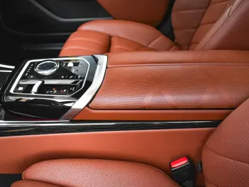 BMW 740d xDrive M Sport Mild Hybrid Sportautomatic