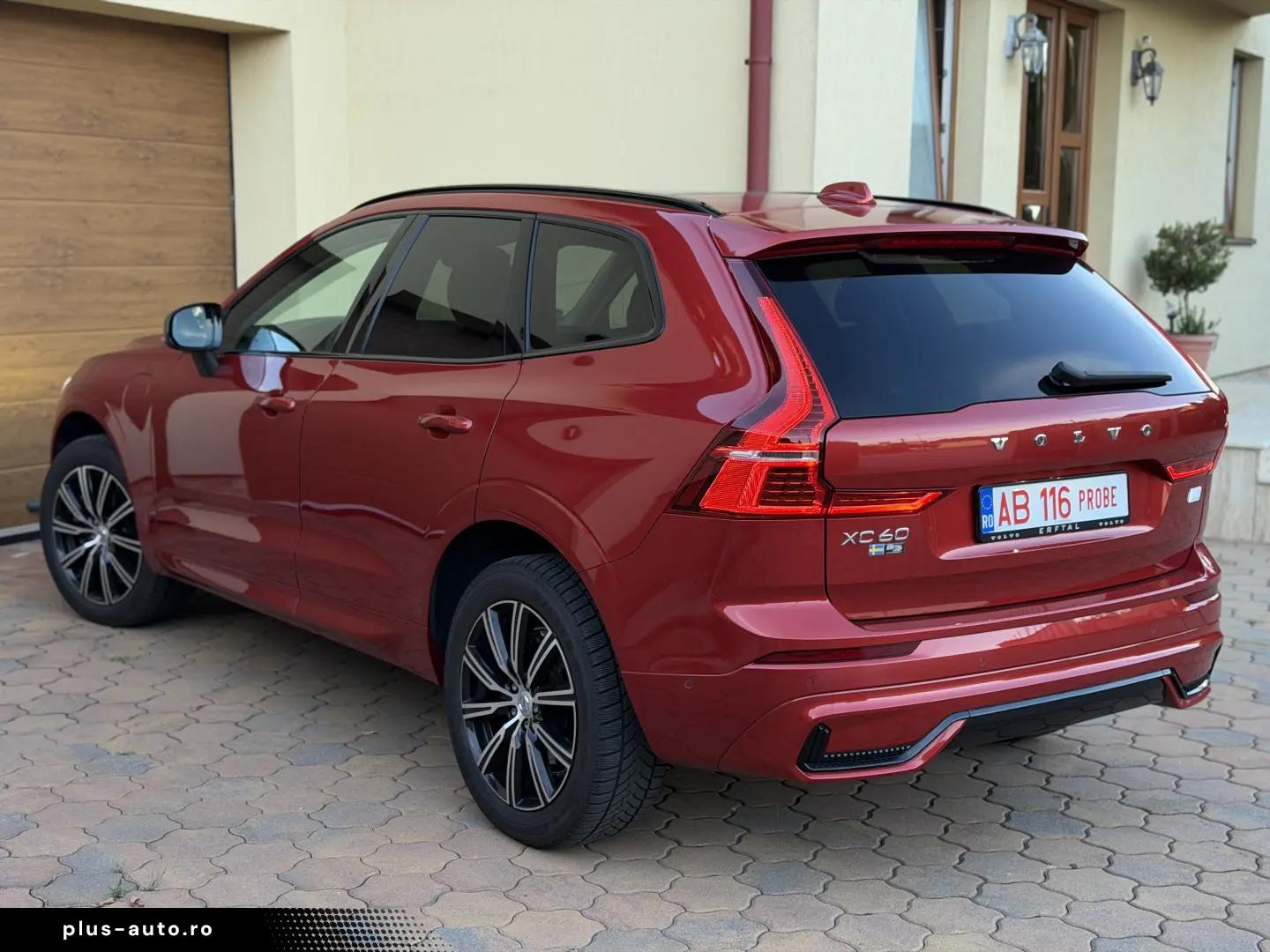 Volvo XC60 T6 AWD Dark Plus   TVA deductibil   garantie