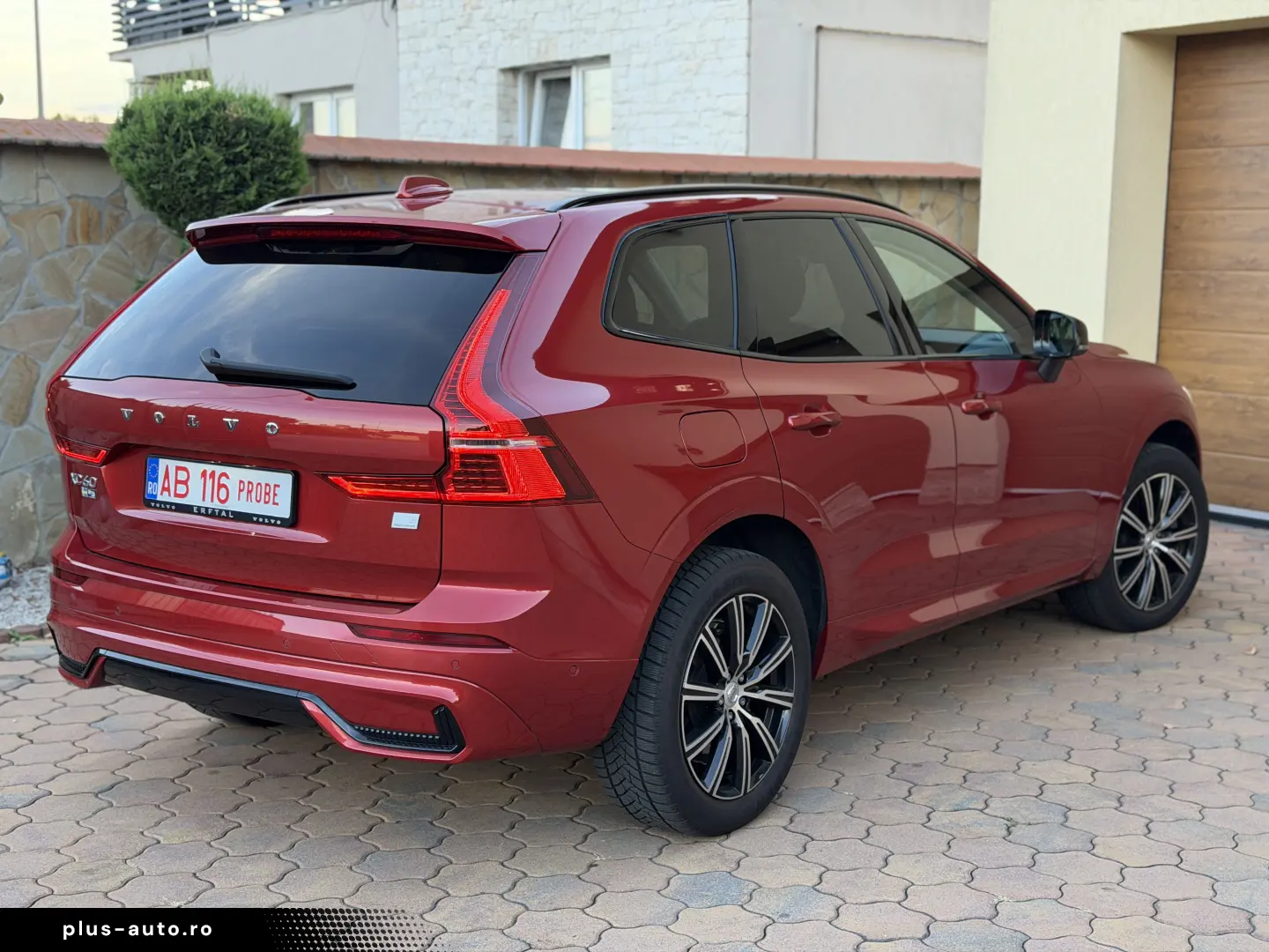Volvo XC60 T6 AWD Dark Plus   TVA deductibil   garantie