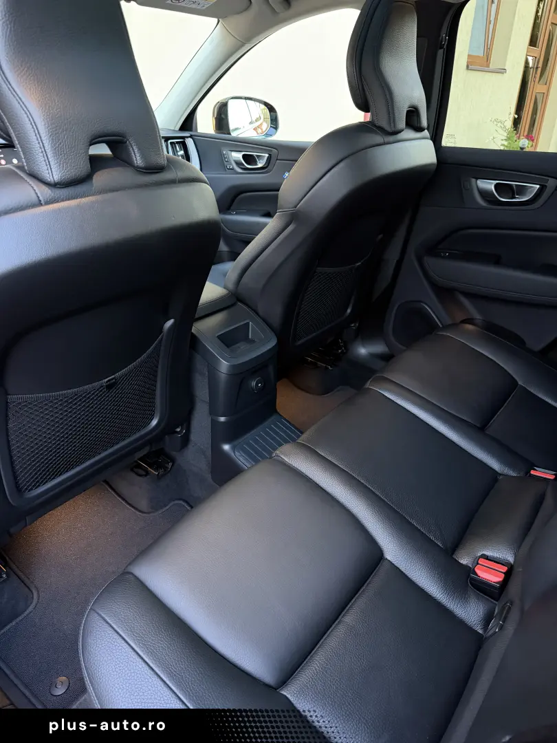 Volvo XC60 T6 AWD Dark Plus   TVA deductibil   garantie