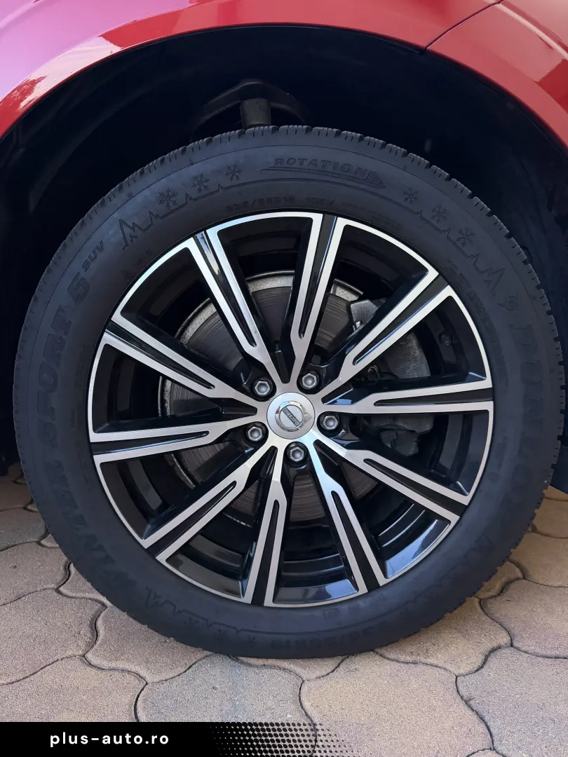 Volvo XC60 T6 AWD Dark Plus   TVA deductibil   garantie