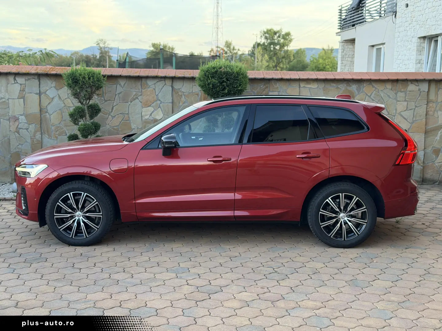 Volvo XC60 T6 AWD Dark Plus   TVA deductibil   garantie