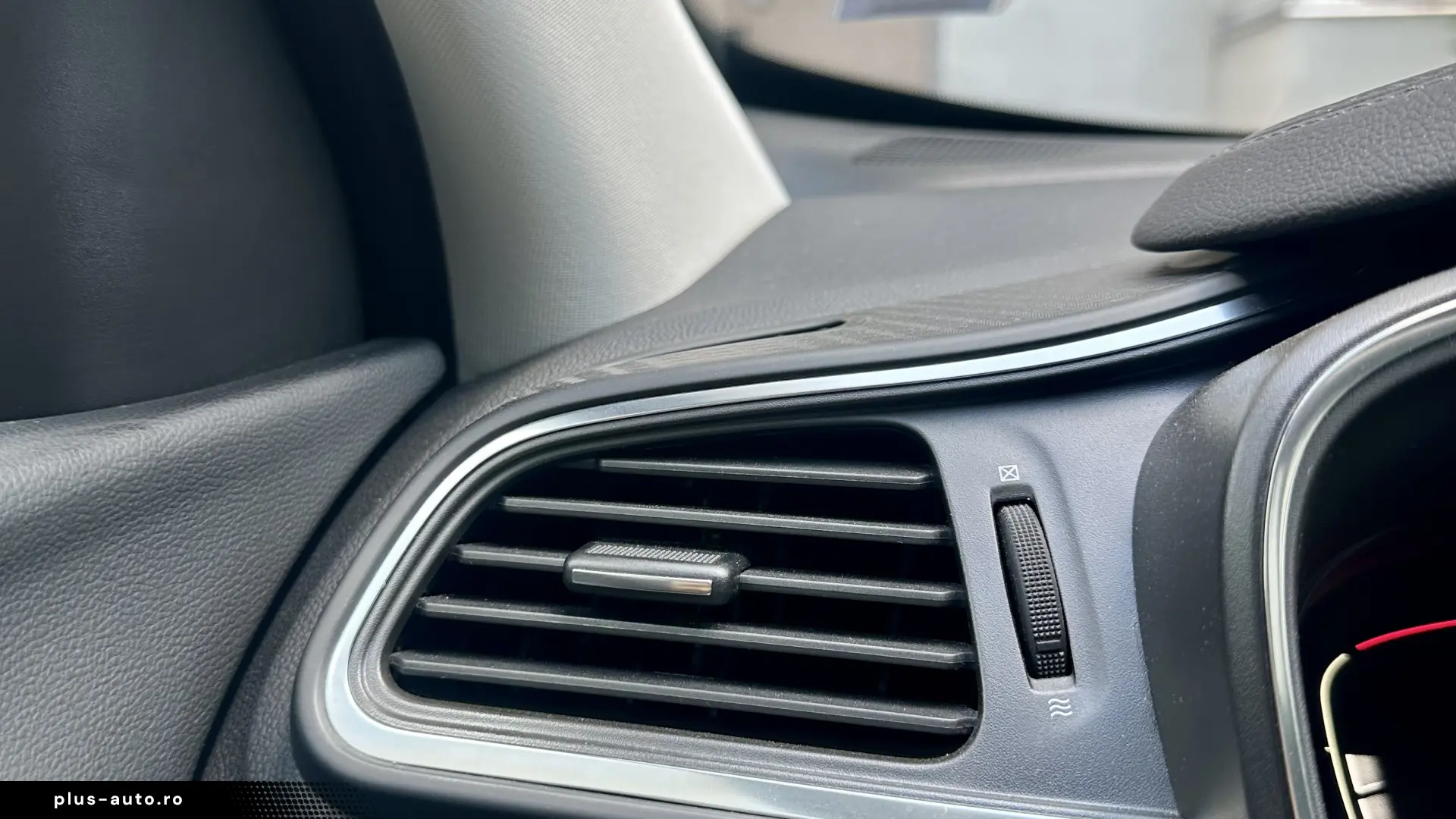 Renault Kadjar Intense Faruri LED Facturi Rate Garantie