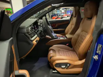 Lamborghini URUS SE CARBON B&O MASSAGE PANO HEADUP FULL