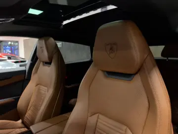 Lamborghini URUS SE CARBON B&O MASSAGE PANO HEADUP FULL