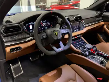 Lamborghini URUS SE CARBON B&O MASSAGE PANO HEADUP FULL