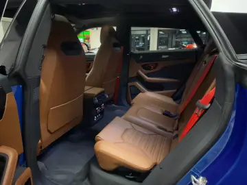 Lamborghini URUS SE CARBON B&O MASSAGE PANO HEADUP FULL