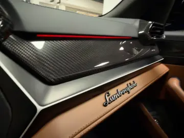 Lamborghini URUS SE CARBON B&O MASSAGE PANO HEADUP FULL
