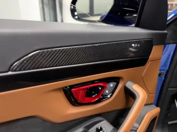 Lamborghini URUS SE CARBON B&O MASSAGE PANO HEADUP FULL