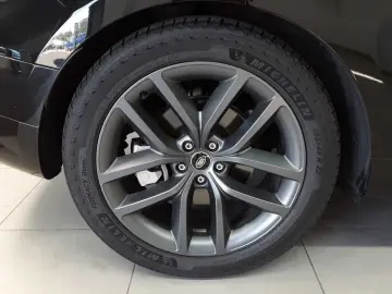 LAND ROVER Range Rover Sport D300 Dynamic