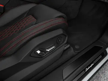 Lamborghini Urus SE Akrapovic Carbon Roof