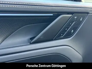 Porsche Cayenne Turbo Electric Active-Ride HA steering