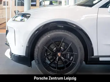 Porsche Cayenne Electric Panorama Chrono passenger display