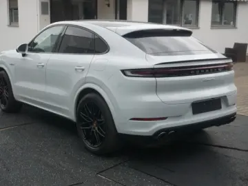 PORSCHE Cayenne Coupe E-Hybrid SportDesign HAL Luft AHK