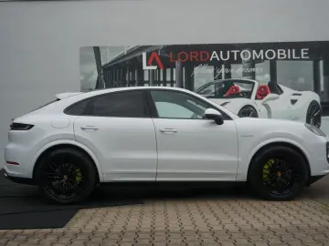 PORSCHE Cayenne Coupe E-Hybrid SportDesign HAL Luft AHK