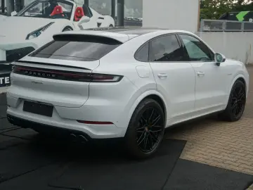PORSCHE Cayenne Coupe E-Hybrid SportDesign HAL Luft AHK